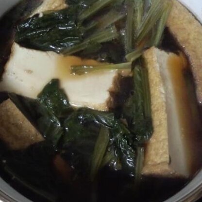 お鍋の写真で失礼します(^_^;)

しっかり味のしみた厚揚げがとっても美味しかったです(*^o^*)
小松菜の消費にもなって助かりました！